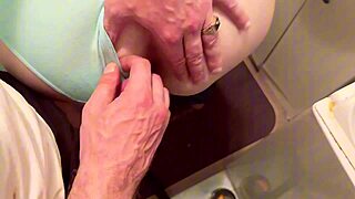 She purrs through wild anal fetish play ending in mouthful cumshot