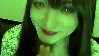 Short clip teasing tooth fetish details up close