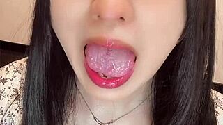 Short clip teasing tooth fetish details up close