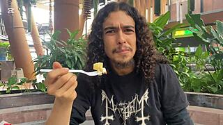 ¡Ven Rápido! Esa Comida No Se Paga Sola - Latina Tease