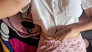 ESTOY TAN CALIENTE! esta mesa me hace ORGASMO INTENSO frotando mi coño rico