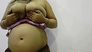 first time pregnant mature pussy hole feels so tight now.