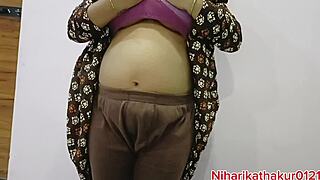 first time pregnant mature pussy hole feels so tight now.