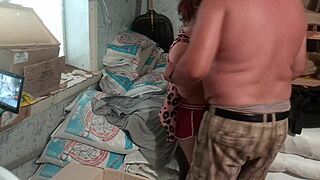 fucking hot amateur on phone in dirty barn while distracted 😏📱🌾