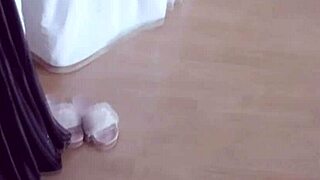 Ballerinas intrigue with instructor's thick group lesson