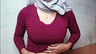i ride dildo hard in hijab till explosive cumshot