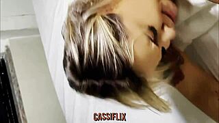 ei, quer ver muita putaria fodendo minha buceta gostosa? completo no cassiflix!