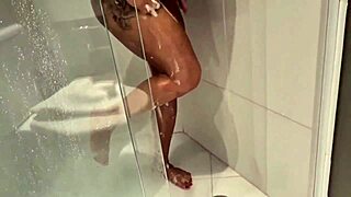 Naughty neighbor interrupts bath for athletic latina's wet pussy pounding