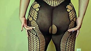 luna reign's plump black lingerie wet pussy stuffed deep with vibrating dildo play!
