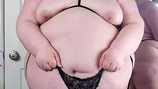 Bouncy BBW Shakes Huge Jiggly Ass in Tight Lingerie