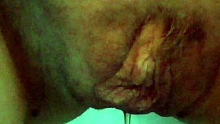 i crave gretala's big pussy pissing in water
