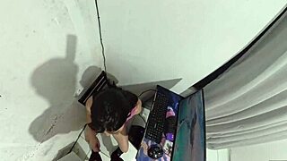 hot housewife pays technician with big ass while hubby's away!