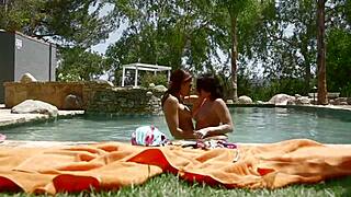 nikki delano ravages sara luvv's pussy poolside