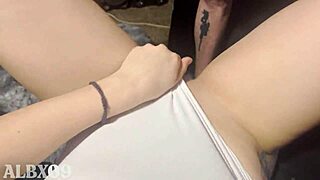 hey babe give me that footjob with your 23cm feet so yummy