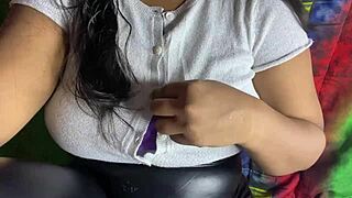 i luv showing my exotic indian boobs n squirting pussy