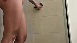 Princess Yaya squirts wildly in steamy shower bath