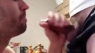 dude sucks massive cock during move-in day 😏💦