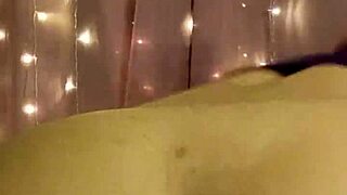 Fiery Novinha Fingers Pussy in Lustful Masturbation Frenzy