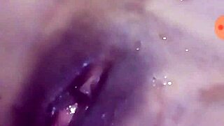 holy fuck, this pussy squirts water everywhere on webcam!