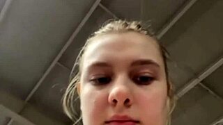 bbw teen gym slut takes extreme pounding till she squirts everywhere 😈
