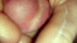 wanna cum all over my sexy feet while i suck