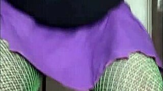 Crossdresser in Heels Offers Deepthroat Anal and Toys