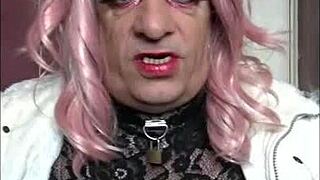 Crossdresser in Heels Offers Deepthroat Anal and Toys