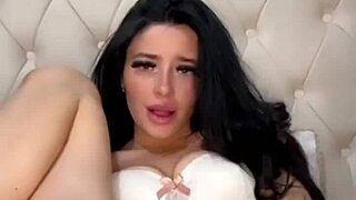 Hey, this horny british gf is such a fun slutty experience 😘