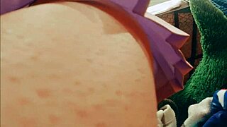 voyeur spies latina student's huge ass under pink skirt