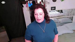 Ms Skye teaches dripping wet pussy worship in covid sex ed class