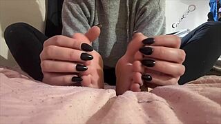 Artemisia Love Enjoys Feet And Hands