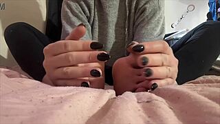 Artemisia Love Enjoys Feet And Hands