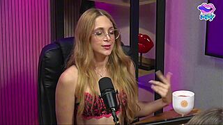 loira safada sophi cums hard with vibrator in pussy