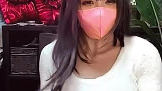 Mask beauty crossdresses and masturbates on stream
