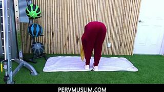 Pervmuslim fitness trainer fucks exotic arabic client