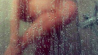 Seducing bf in shower ends up squirting