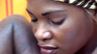 Un geant africain se fait baiser le cul tres fort