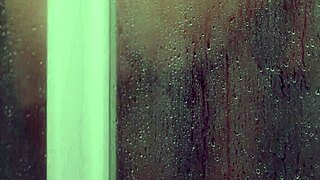 Seducing bf in shower ends up squirting