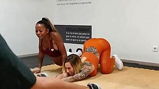 On Baise Le Coach Sportif Avec Ma Pote