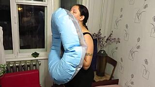 milf looner blow inflating the beach circle fetish