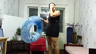 milf looner blow inflating the beach circle fetish