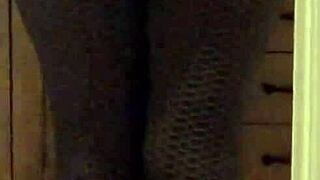 Wife shows off her ass in tight leggings at home