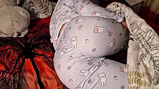 Latina enjoys passionate morning sex in homemade scene
