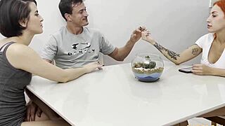 Meti no cu da cunhada enquanto a namorada cozinhava completo no sheer e red6
