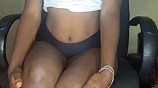 African women enjoy intense squirting session