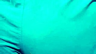 Manoseando a mi novia latina bien buena