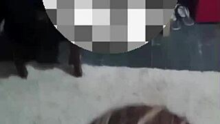 Tanned mature woman cheats with young guy in bed