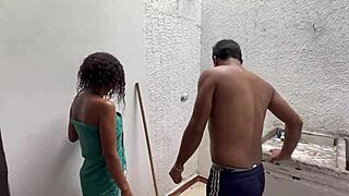 me follo a la puta en el patio de la casa mientras mis padres no estan