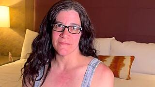 vicki verona stars in this mature scene