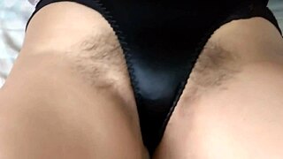  First time i masturbate showing my pussy